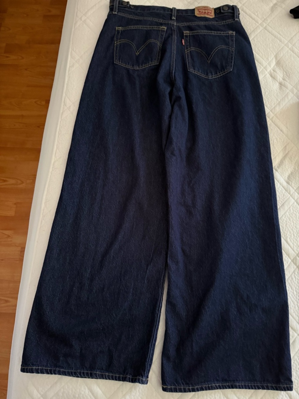 Levi's Women’s Relaxed Wide-Leg Dark Blue Denim Jeans